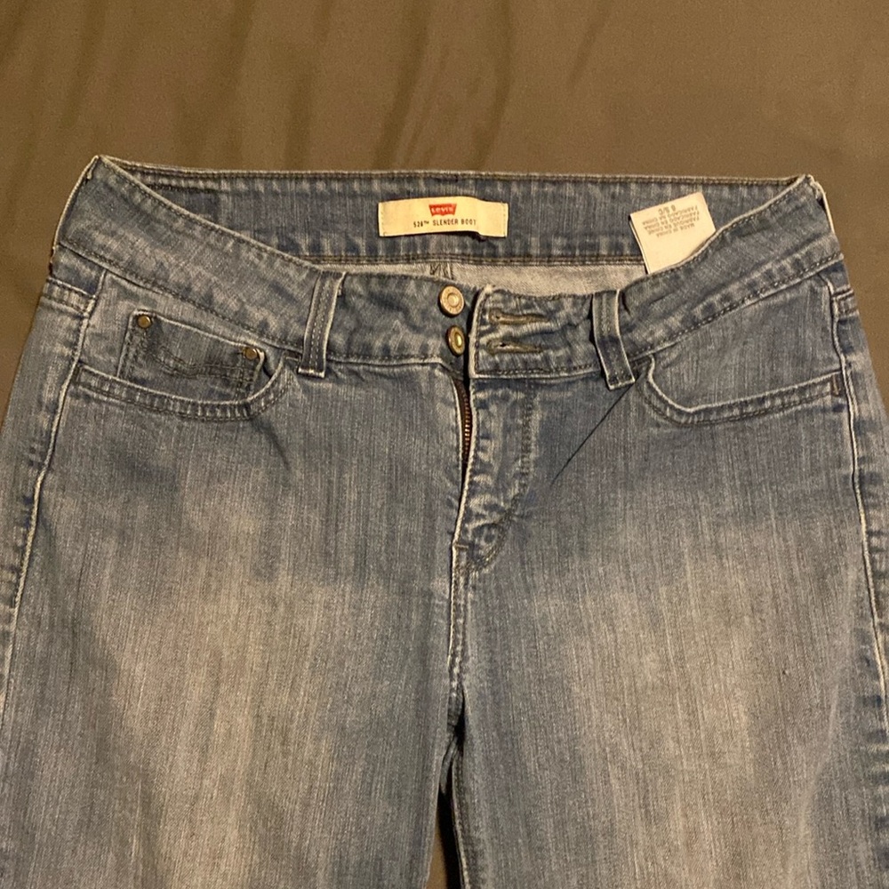 Women’s Levi’s 526 slender boot jeans